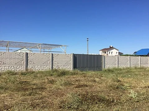Еврозабор с геометрическим рисунком и воротами