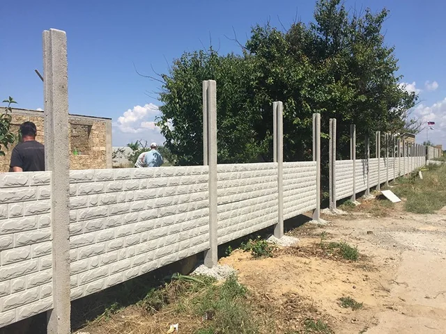 Установка бетонных плит под кирпич
